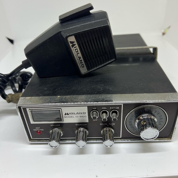 Vintage Midland CB radiomodel 13-882C untested